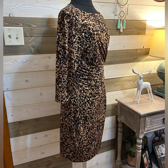 CHAPS ⚜️ Leopard Print Cinched Side Dress - Picture 3 of 10
